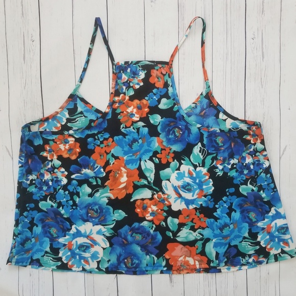 🌹 Ambiance Apparel (M) Floral Flare Crop Top - Picture 3 of 5